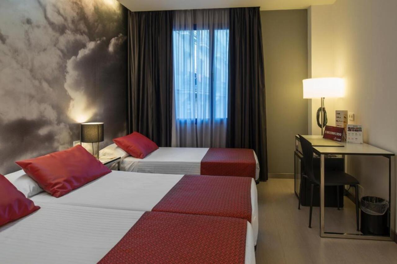Catalonia Avinyo Hotel 3*