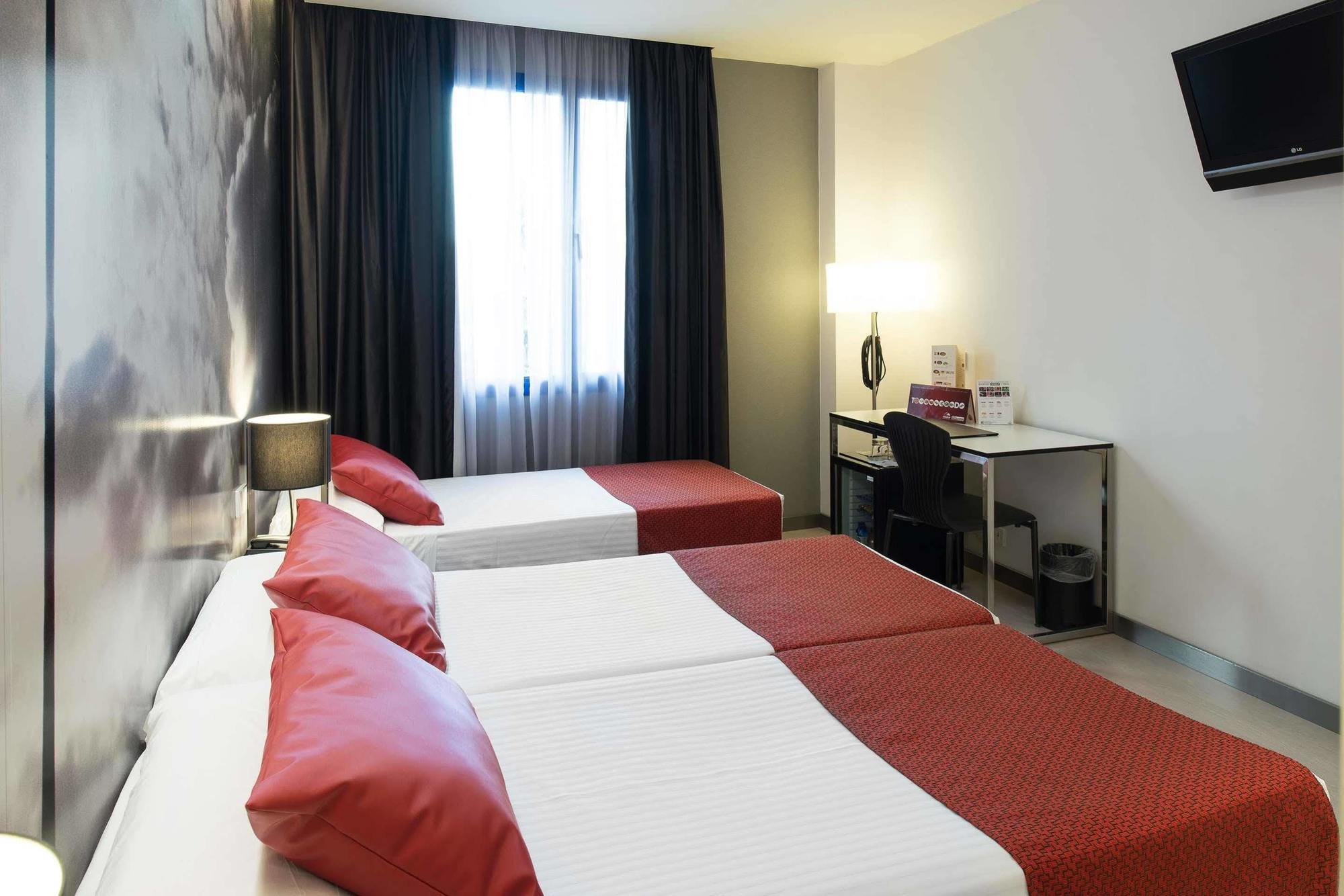 Hotel Catalonia Avinyo