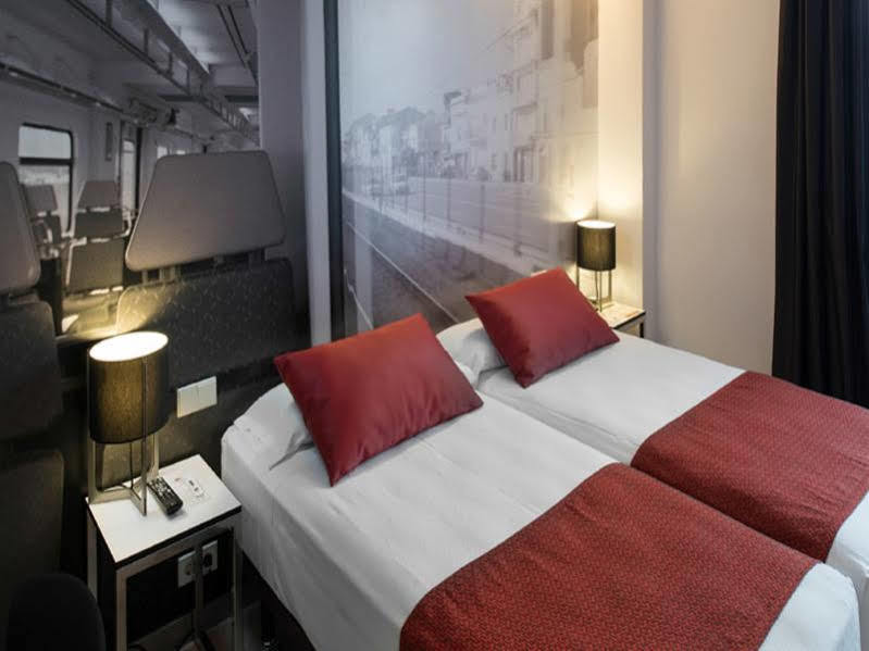 Catalonia Avinyo Hotel 3*