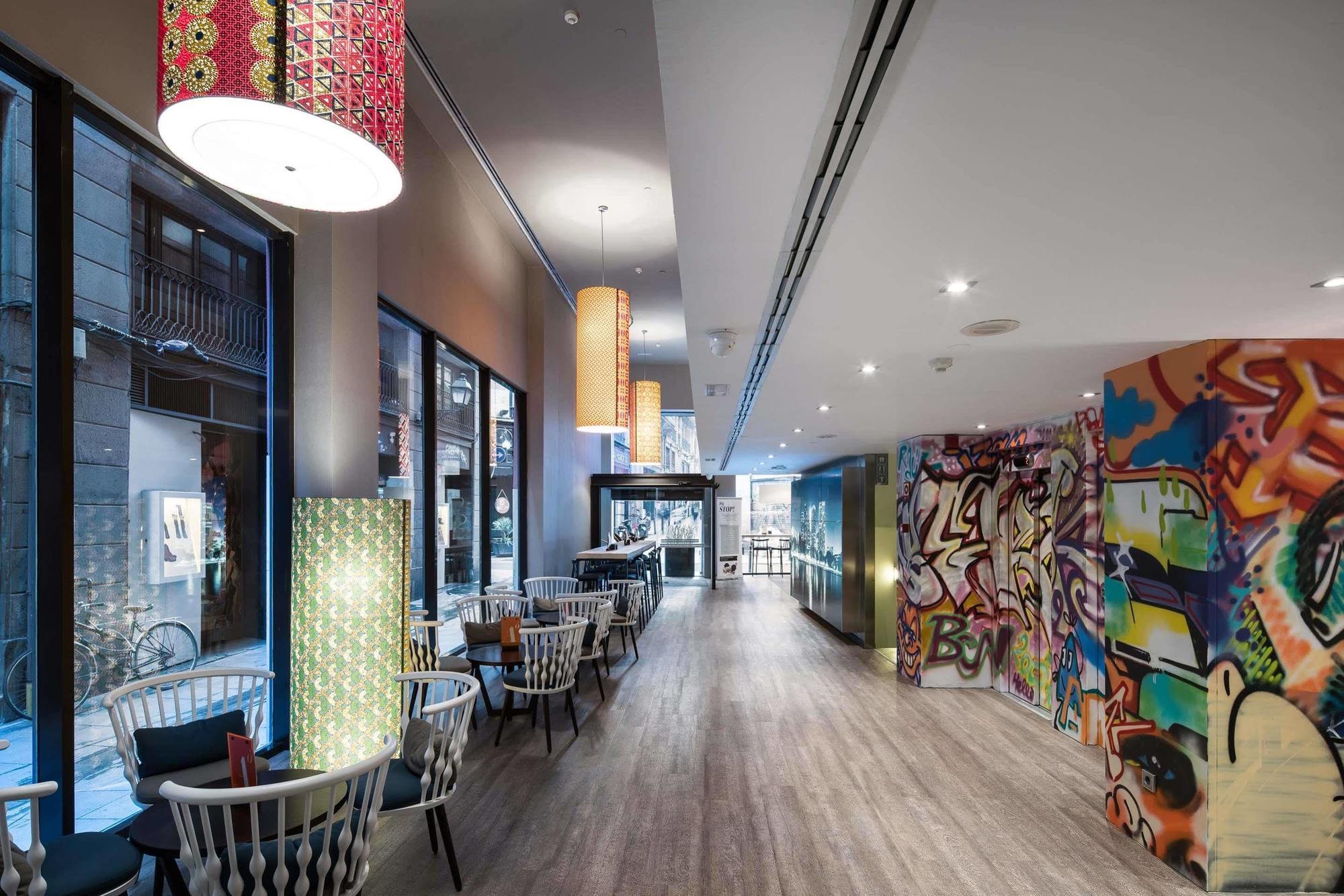 Catalonia Avinyo Hotel 3*